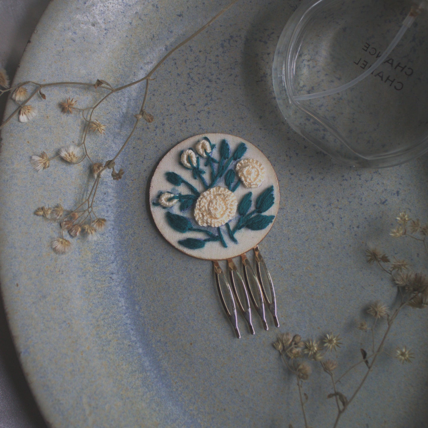 Off-White Rose Branch Round Hair Comb Pin