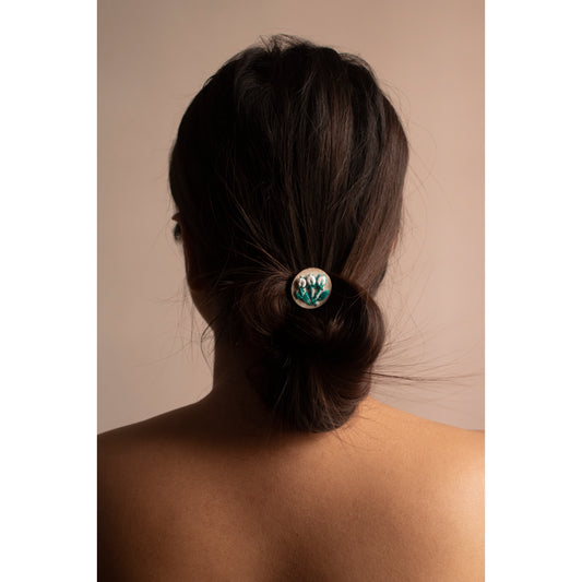 White Triple Rose Buds Round Hair Pin