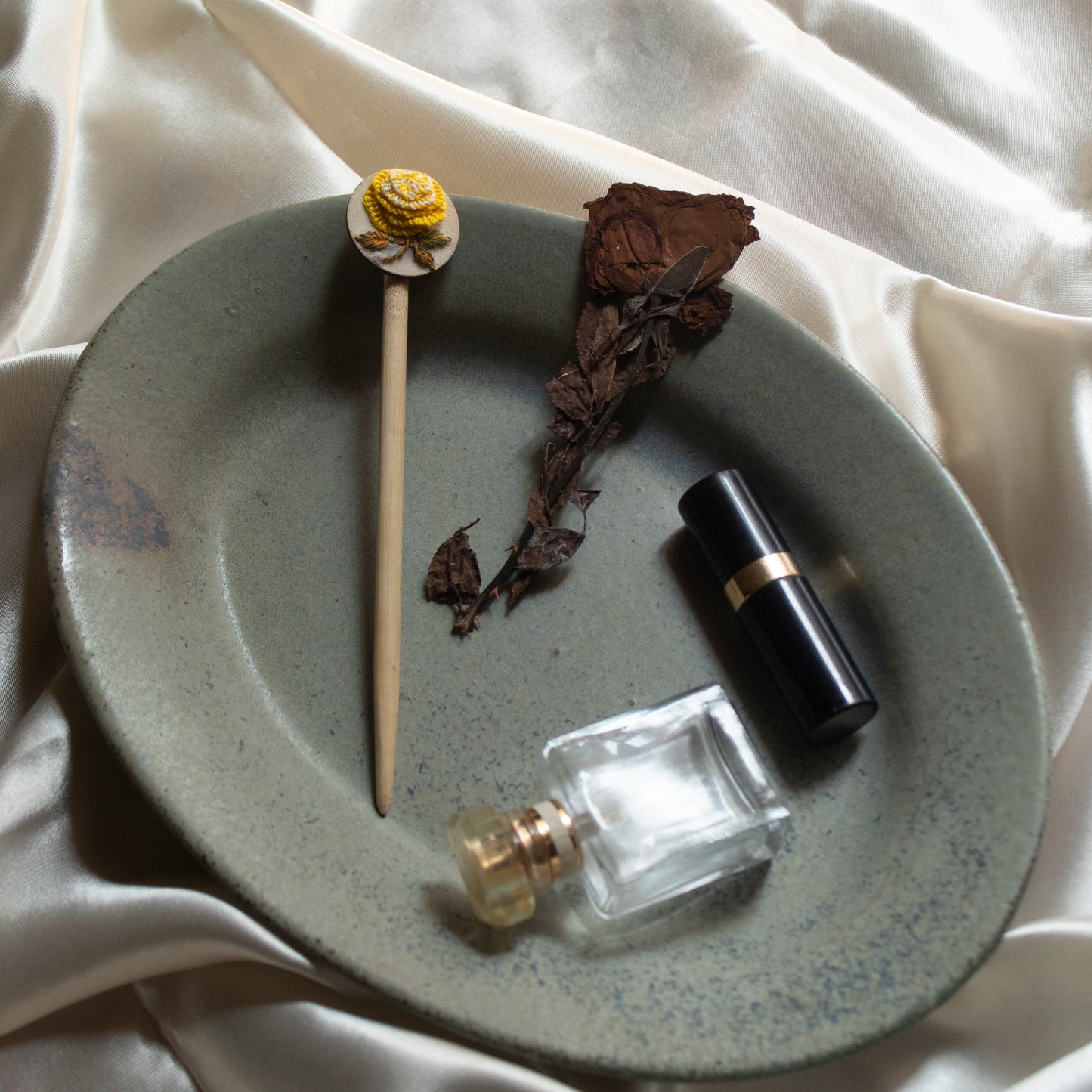 Yellow Gradient Rose Branch Round Hair Stick