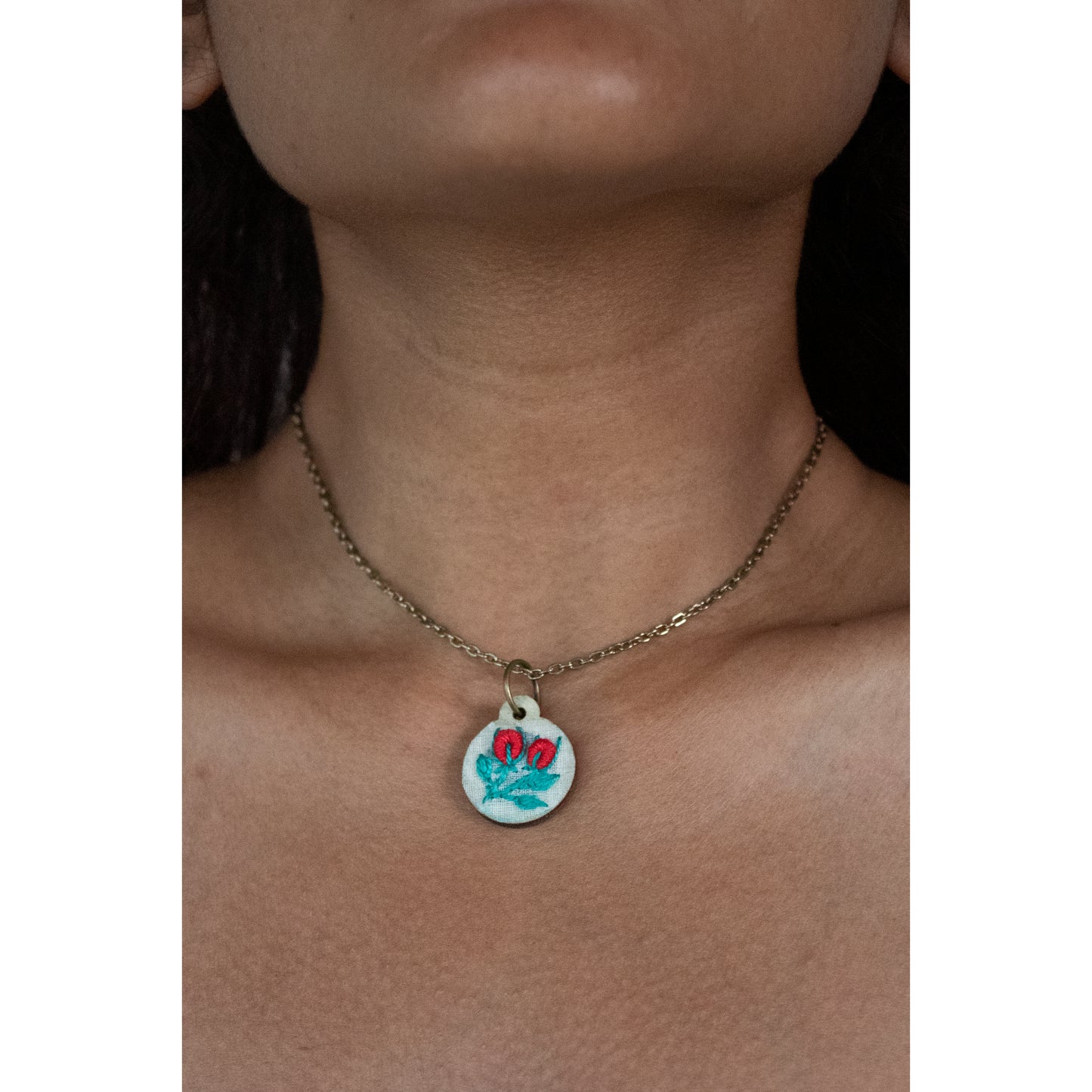 Double Red Rose Buds Round Hollow Necklace