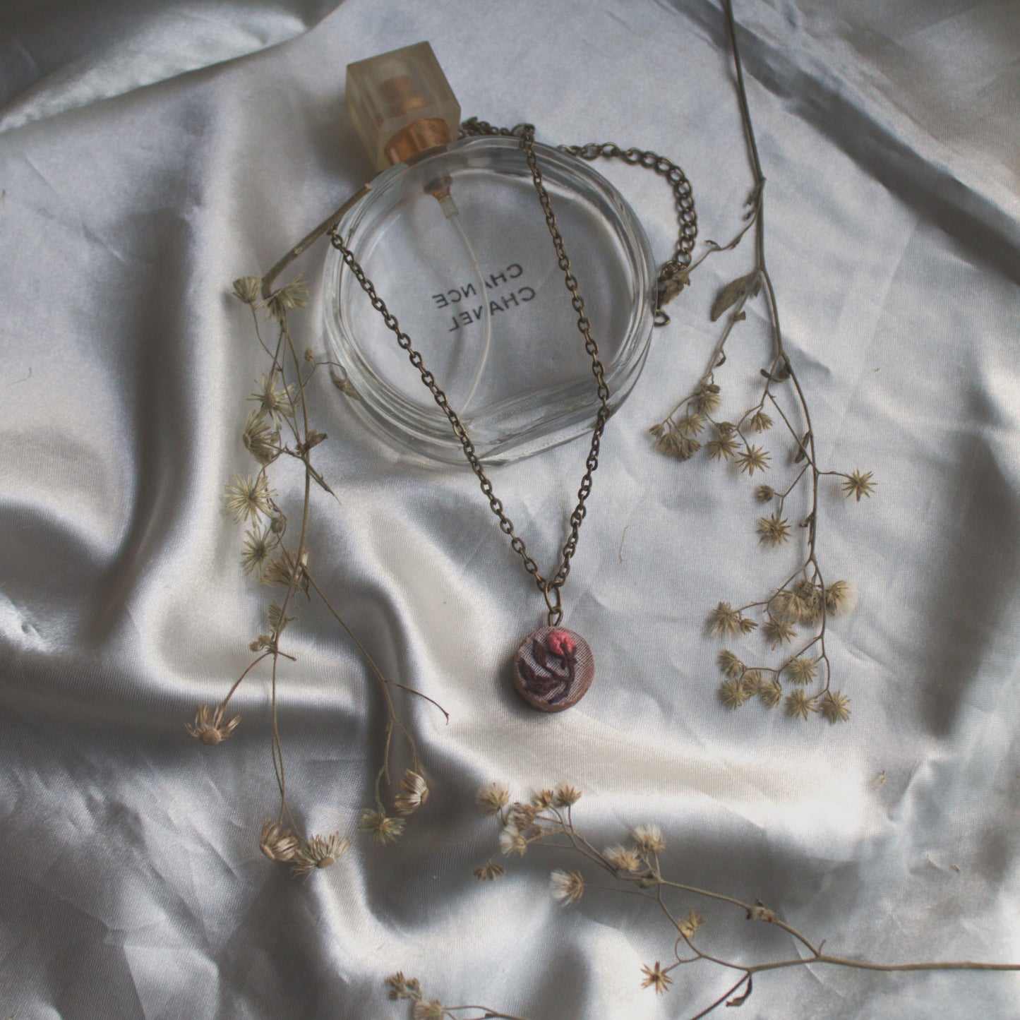 Peach Rose Bud Round Necklace