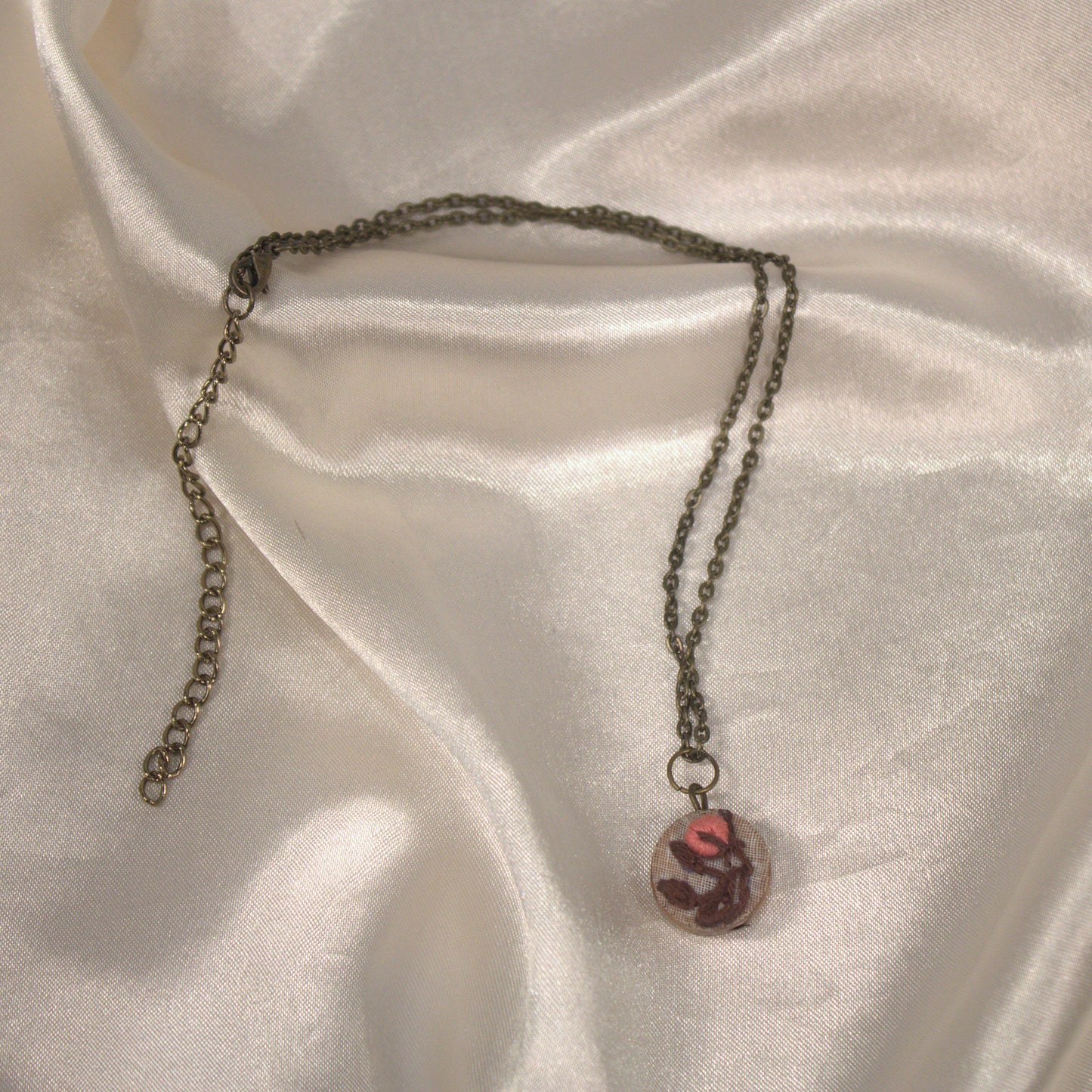 Peach Rose Bud Round Necklace