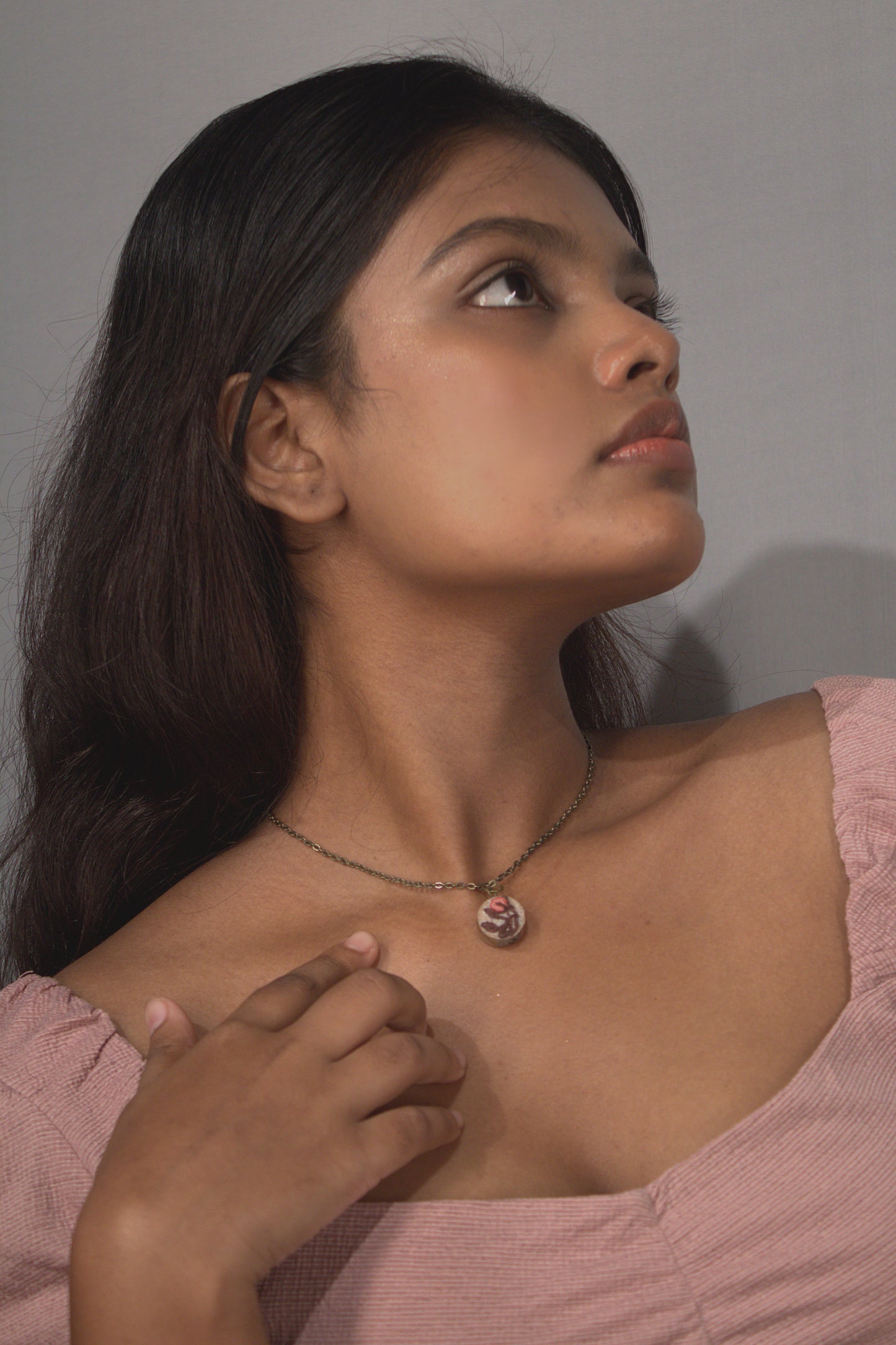 Peach Rose Bud Round Necklace